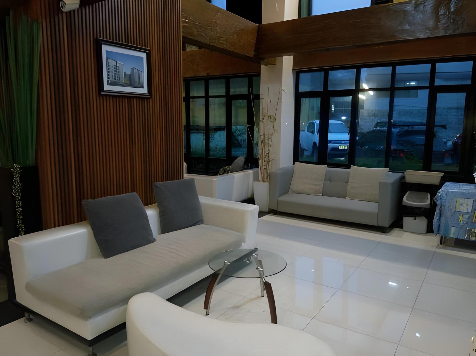 Izen Pure Budget Hotel & Residences 36/49