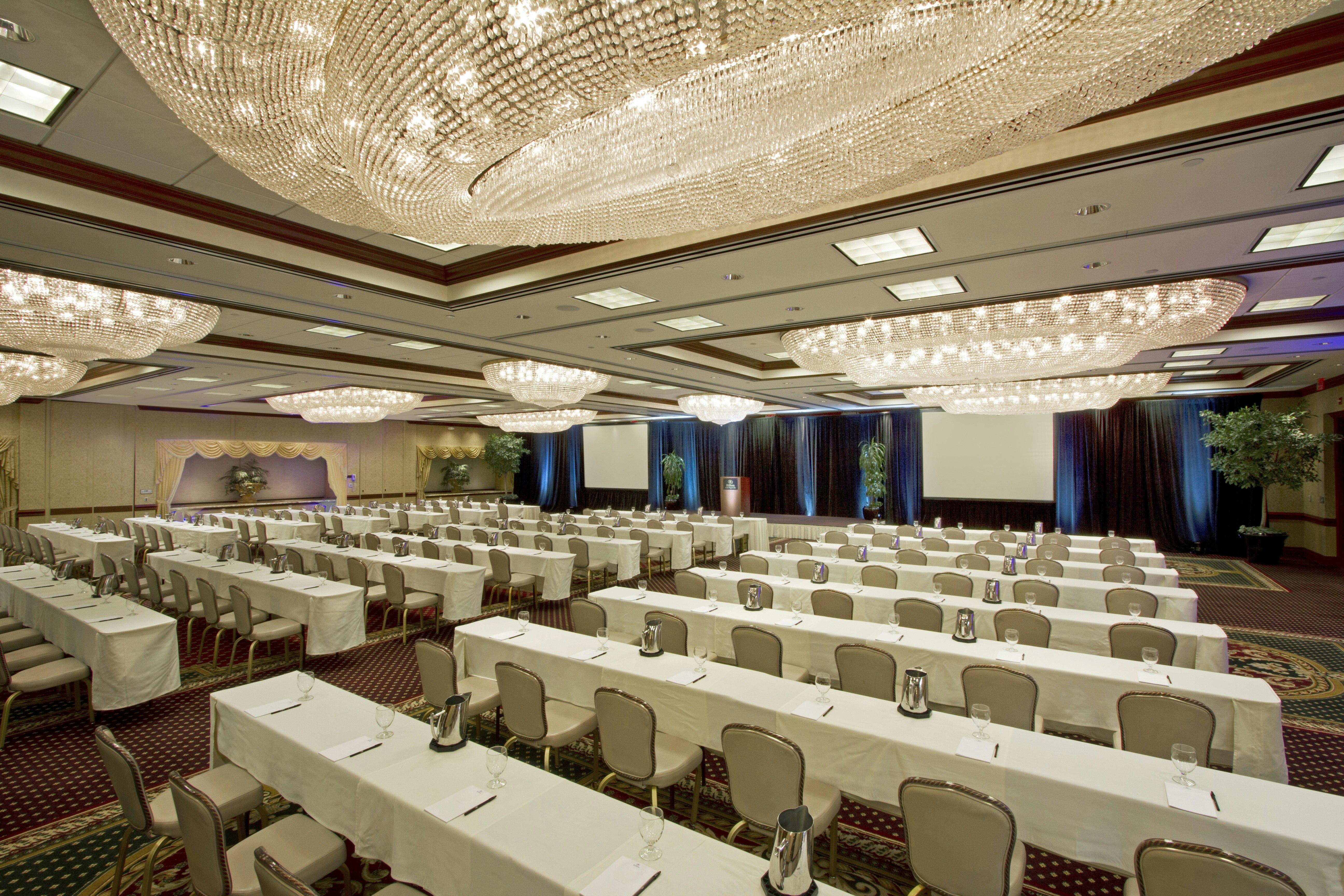 DoubleTree by Hilton Lisle Naperville 48/54