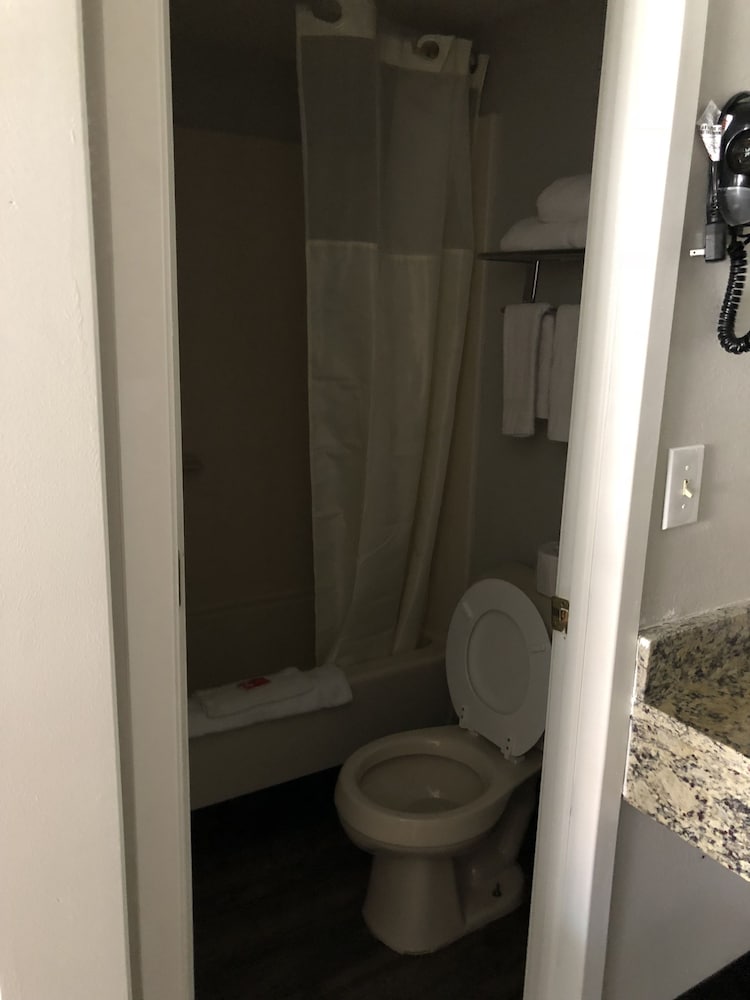 Travelodge by Wyndham Canton/Livonia Area, MI 38/38