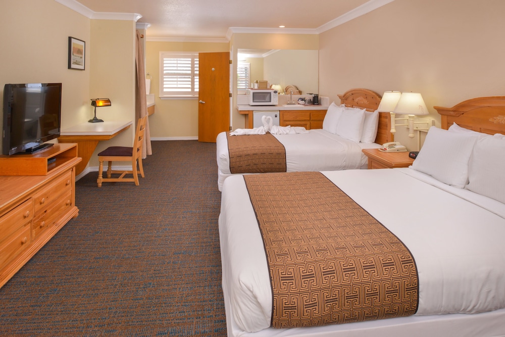 Cayucos Beach Inn 25/64