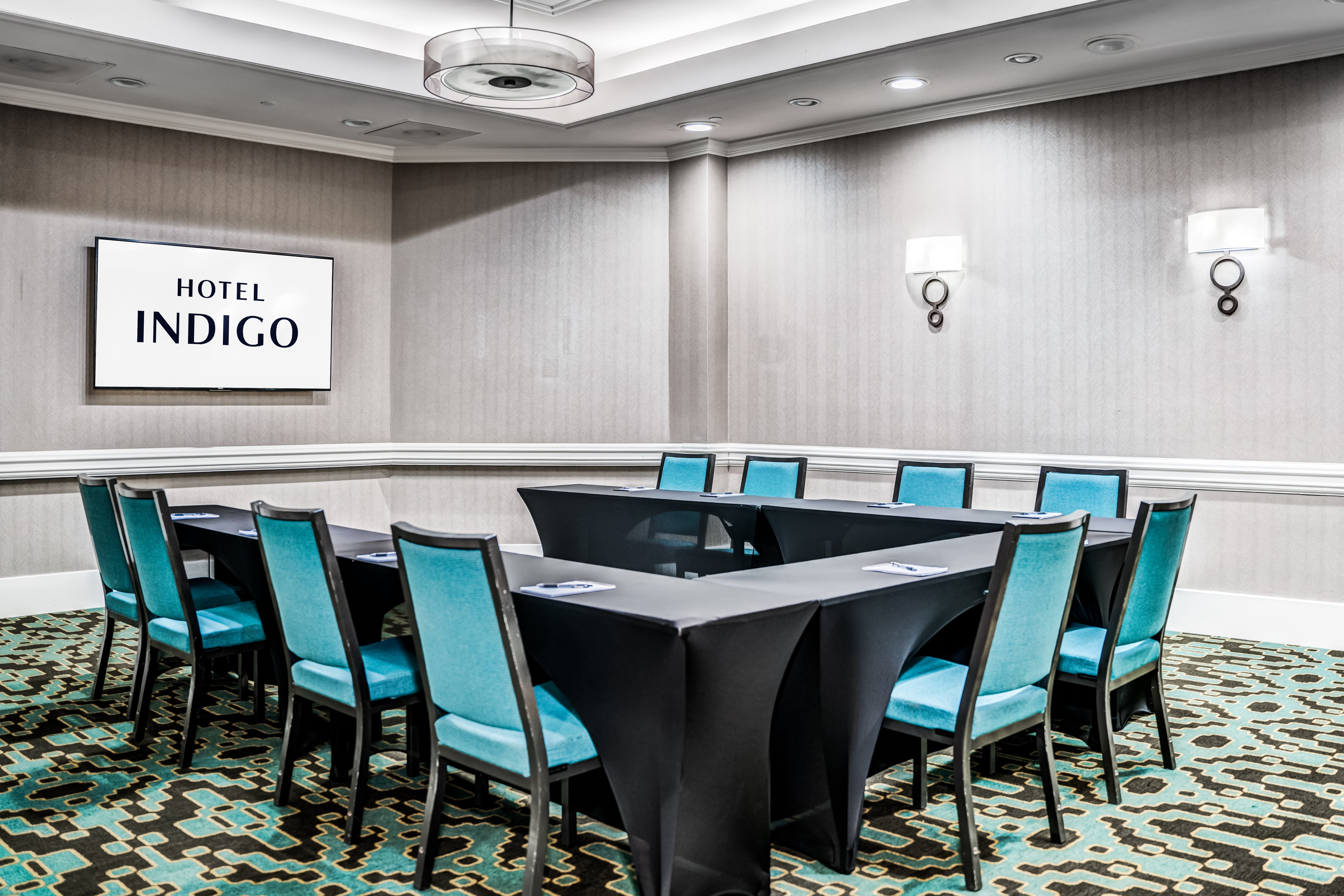 Hotel Indigo Atlanta Vinings 73/83