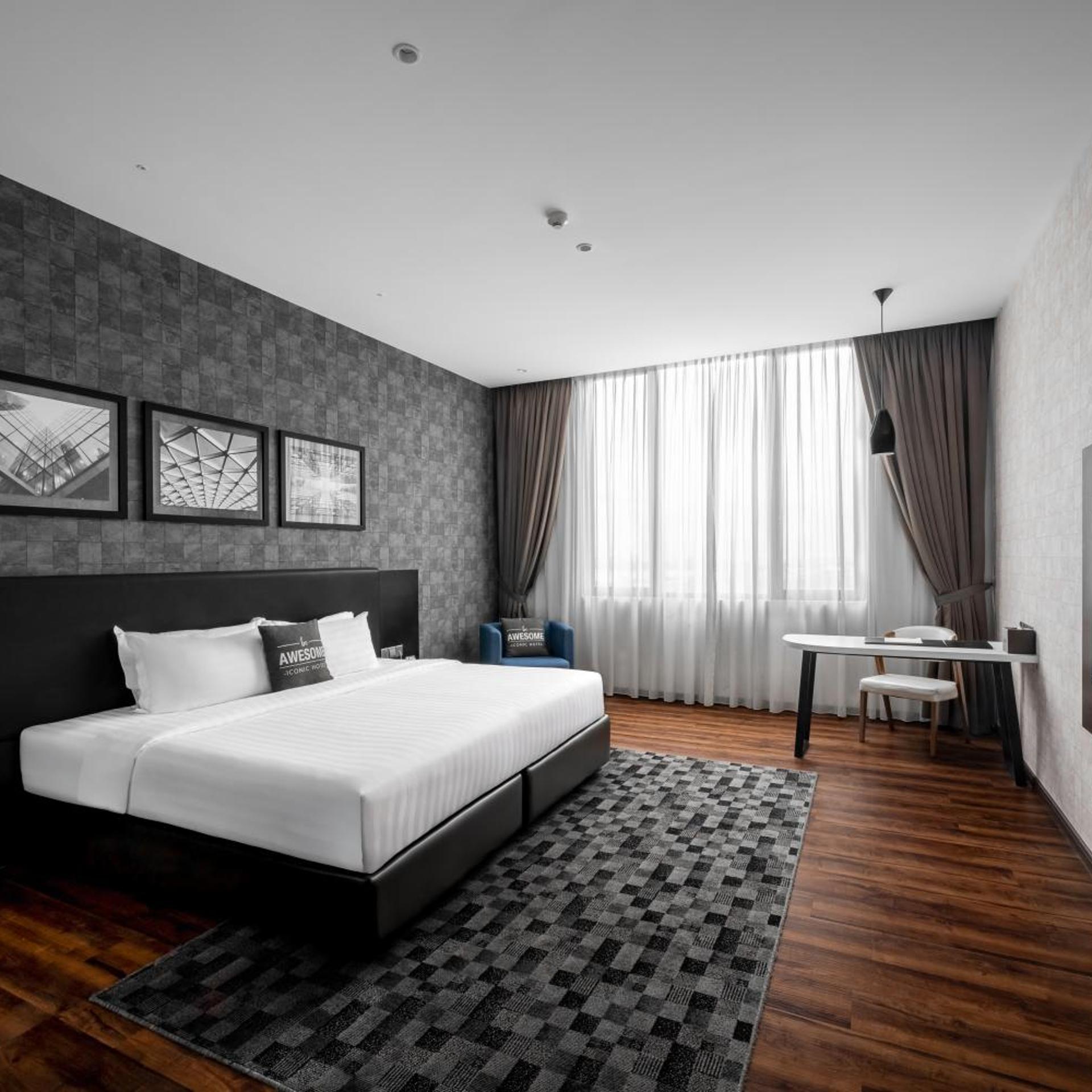 Premier, Double or Twin Bed