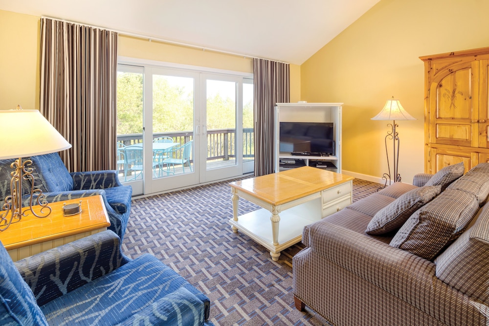 Club Wyndham Newport Overlook 35/50