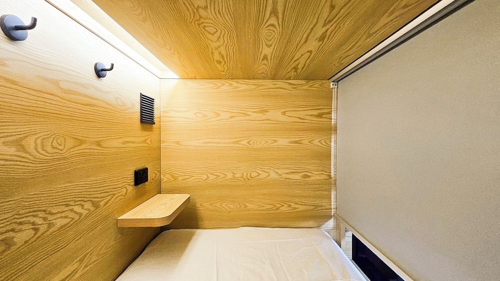 The Capsule Hotel 11/30