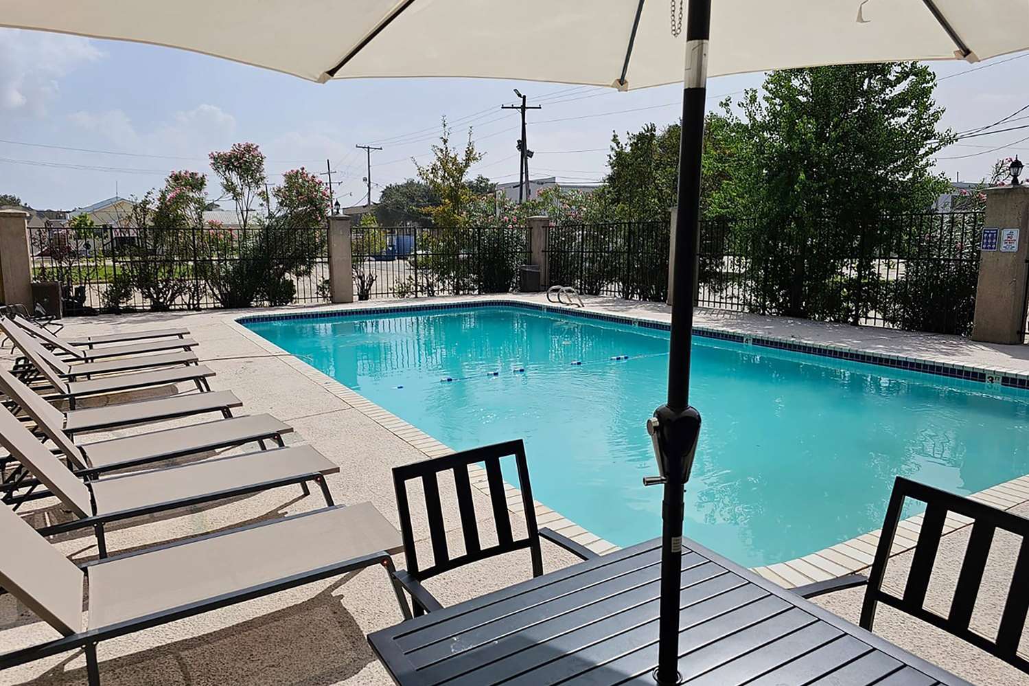Super 8 By Wyndham Metairie 22/26