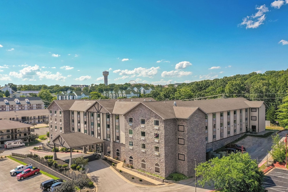 Branson Waterpark Hotel 4/53