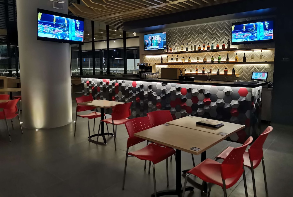 Ramada Encore by Wyndham Monterrey Apodaca Zona Aeropuerto 48/57