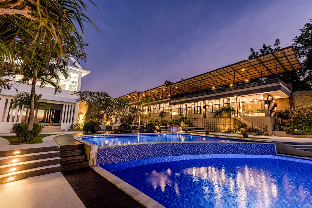 Luxotic Private Villa and Resort 48/50