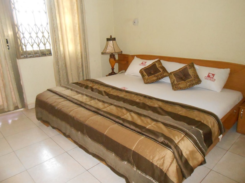 Nicolizy Hotel 7/28