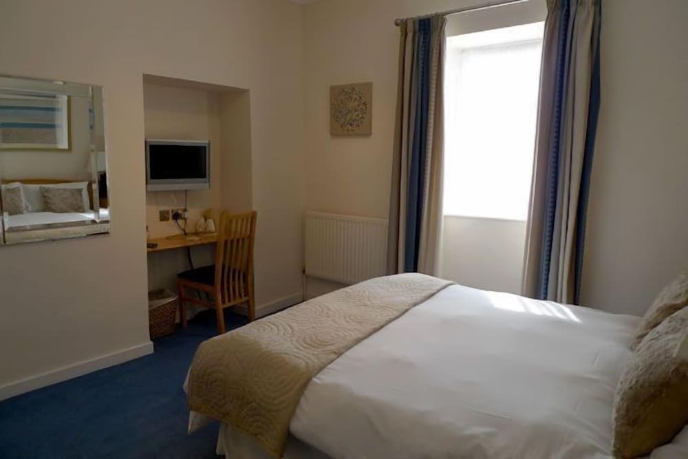 Ashburnham Hotel 18/50