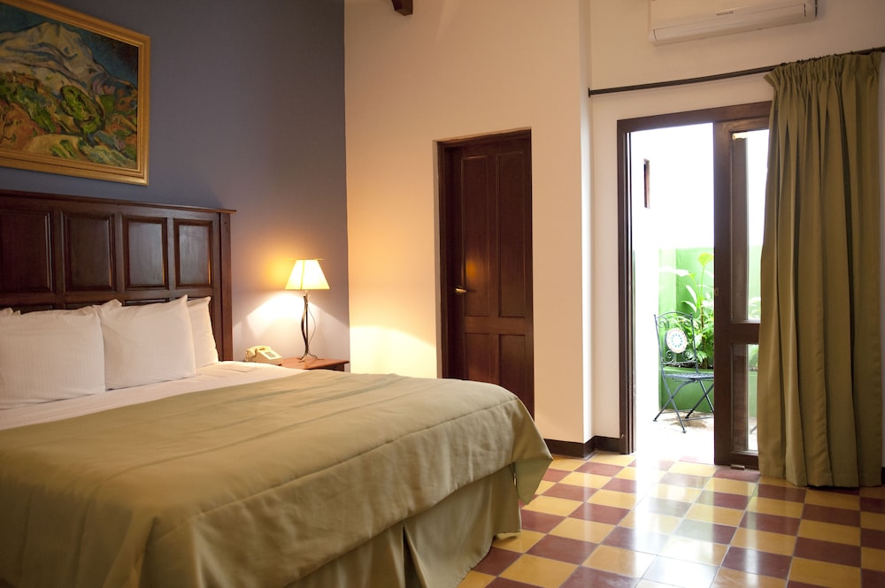 LA GRAN FRANCIA HOTEL AND RESTAURANT 16/48