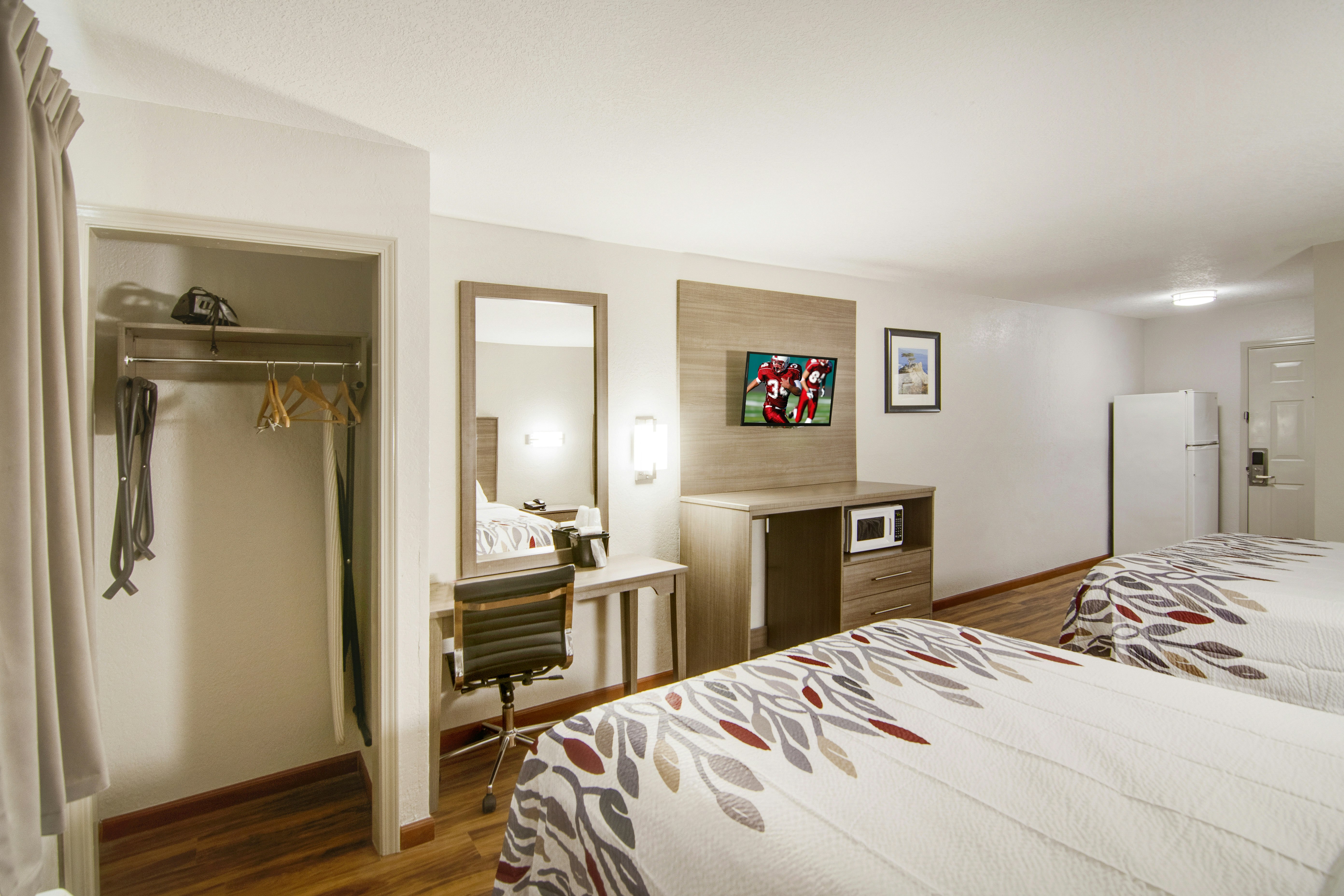 DELUXE, 2 QUEEN BEDS