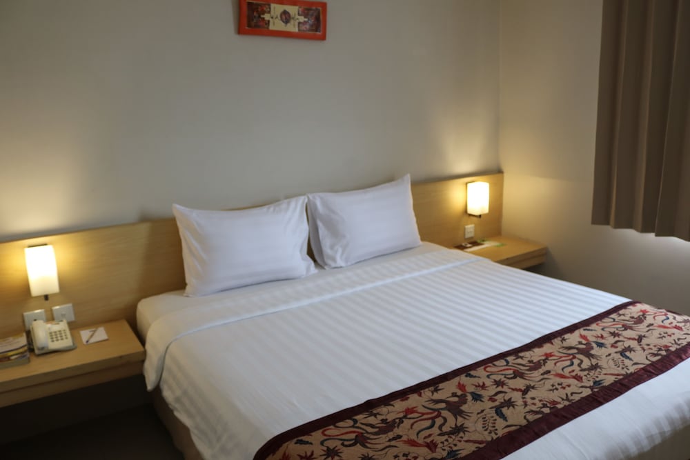 Bekizaar Hotel 8/56