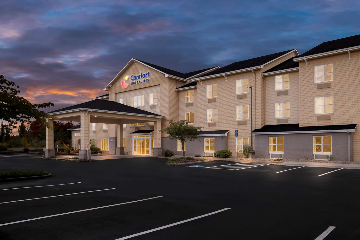 Comfort Inn and Suites Creswell 10/45