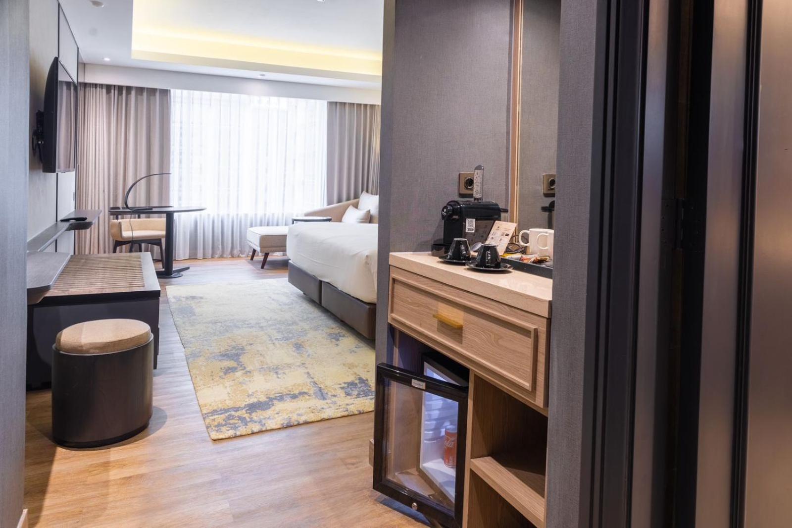 غرفة بريميوم، ARTOTEL Suites Mangkuluhur 5/7