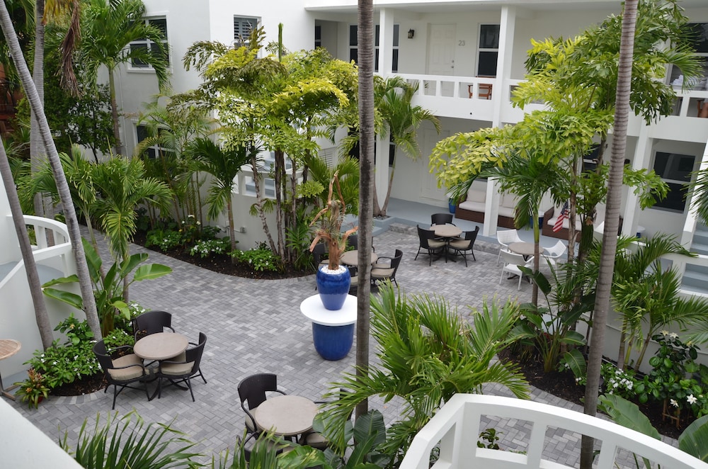 The Drift Hotel 39/44