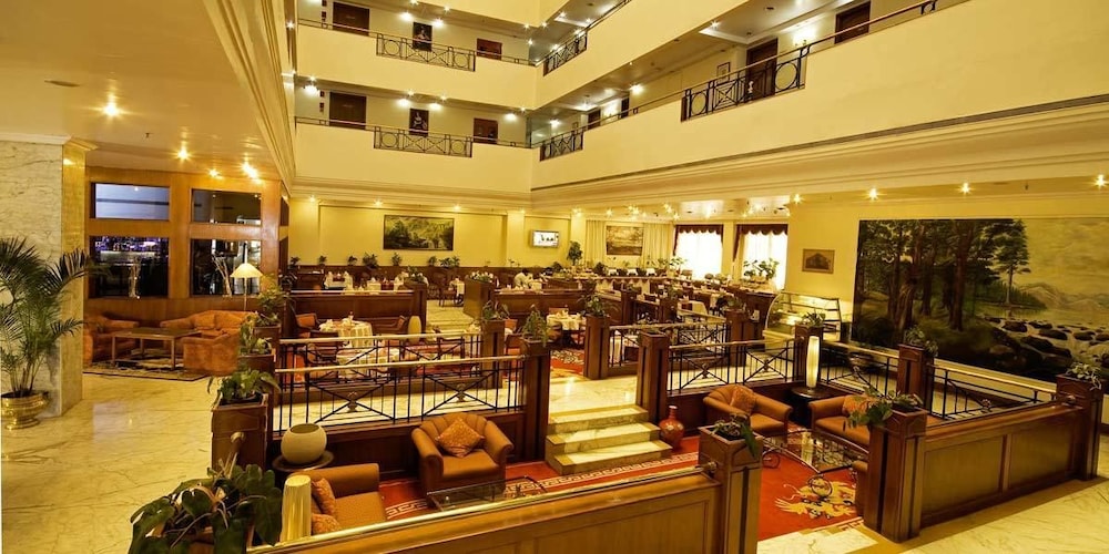 The Capitol Hotel 30/35