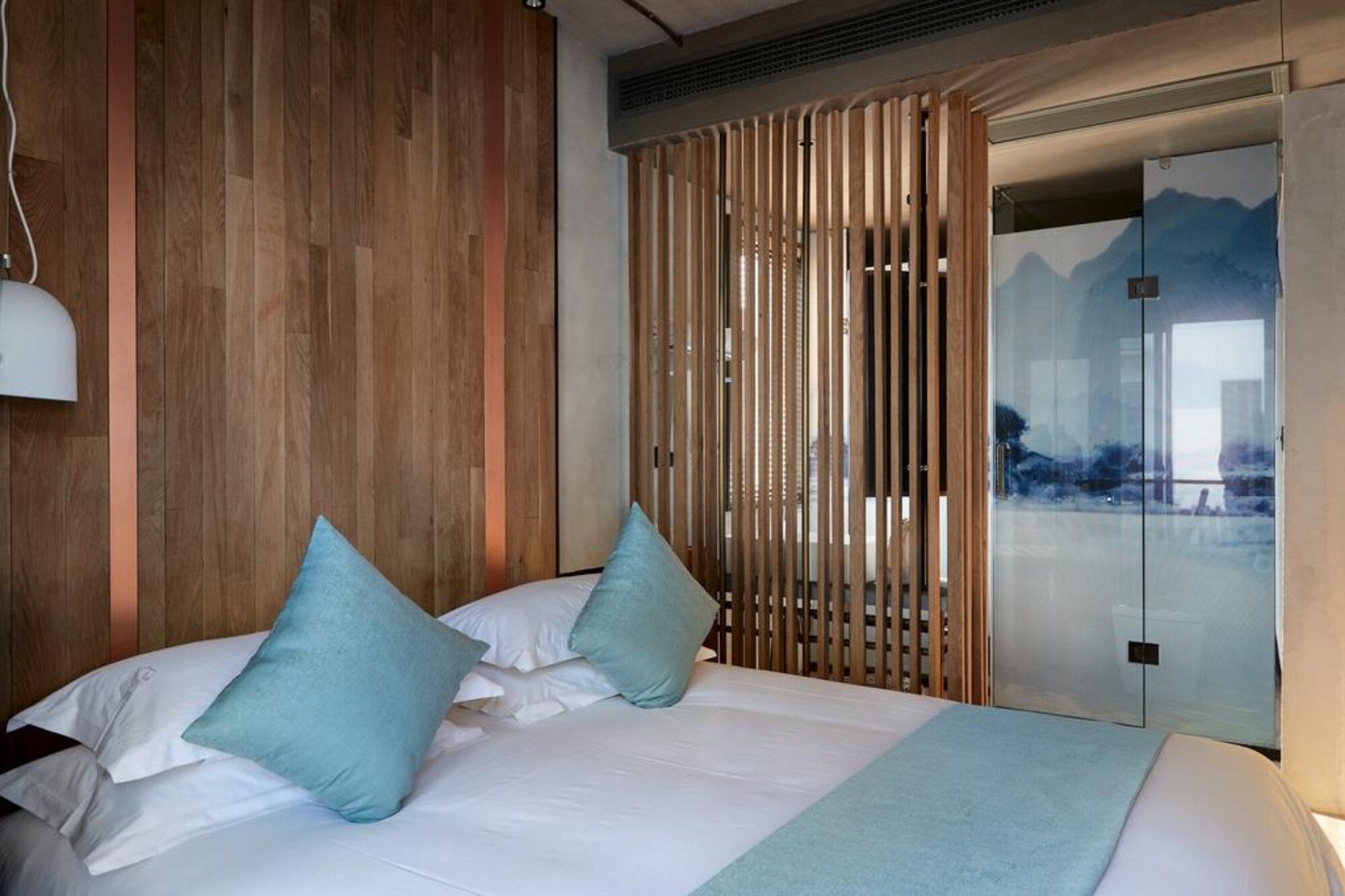 Design, Queen Bed