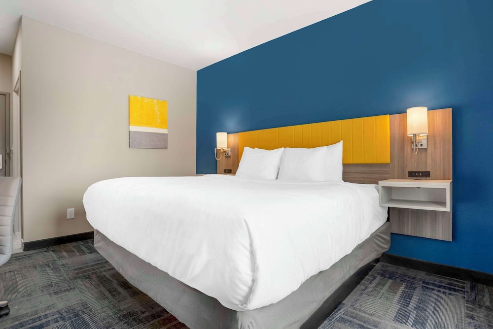 ROOM, KING BED, ACCESSIBLE
