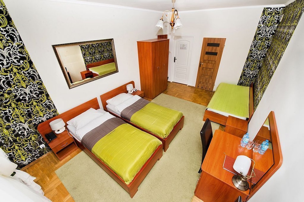 Mikolaj Hotel 36/51