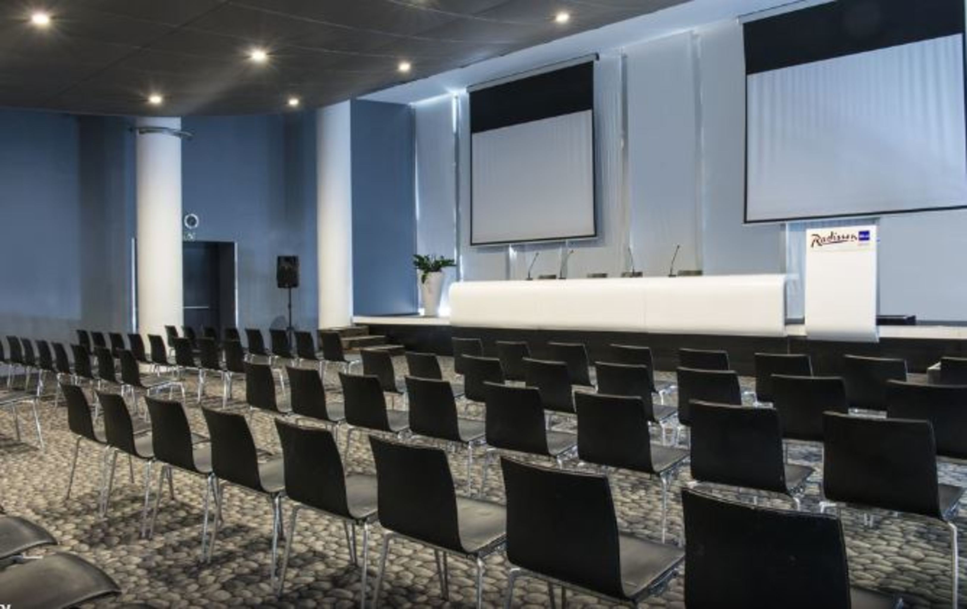 Radisson Blu Es Hotel Roma 35/50