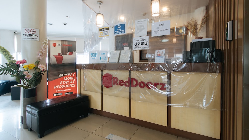 Reddoorz Plus Edsa Congressional 8/32