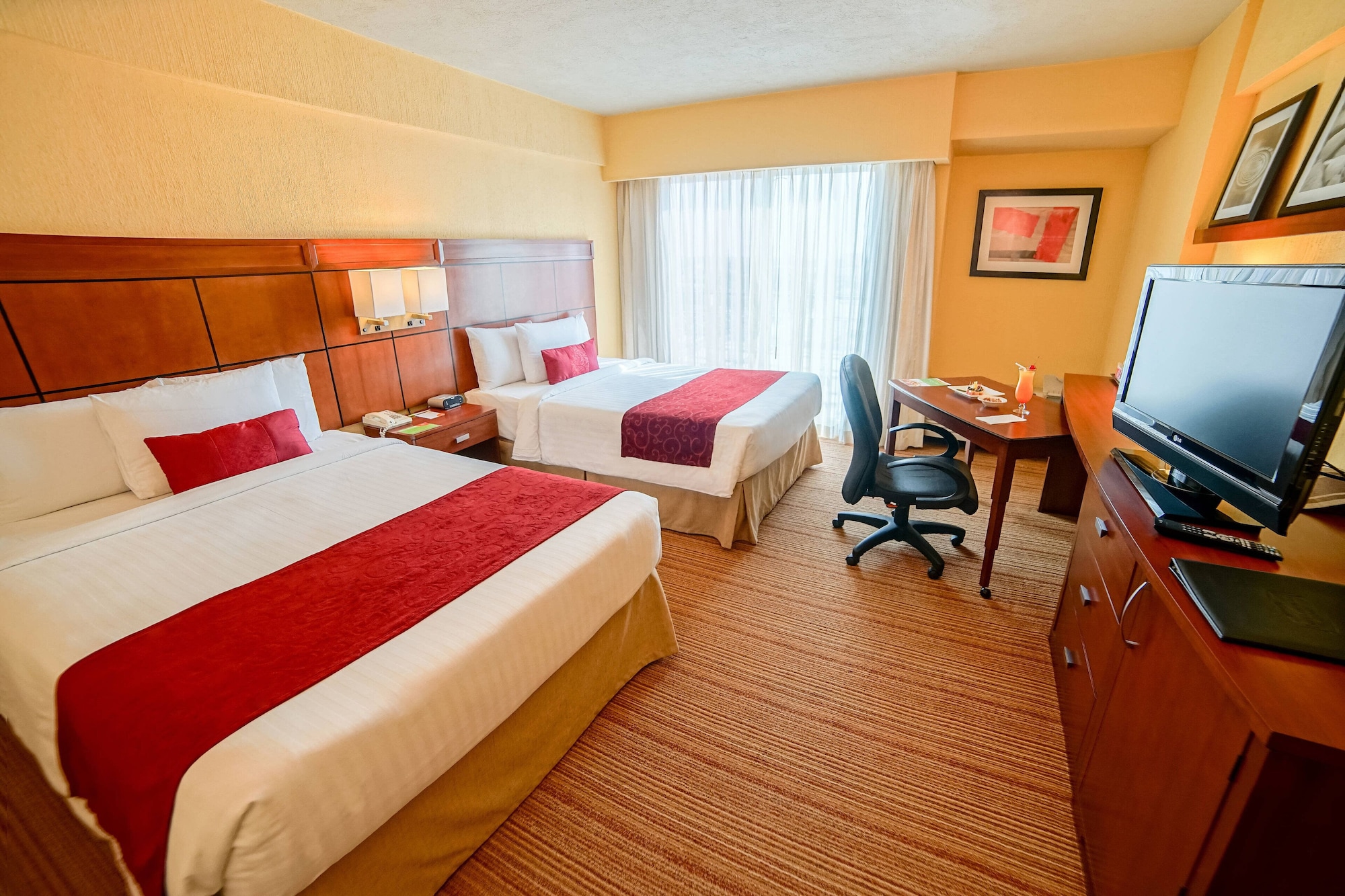 غرفة كلاسيكية بسريرين مزدوجين بإطلالة على المدينة للمدخنين، Courtyard By Marriott Puebla Las Animas 2/10