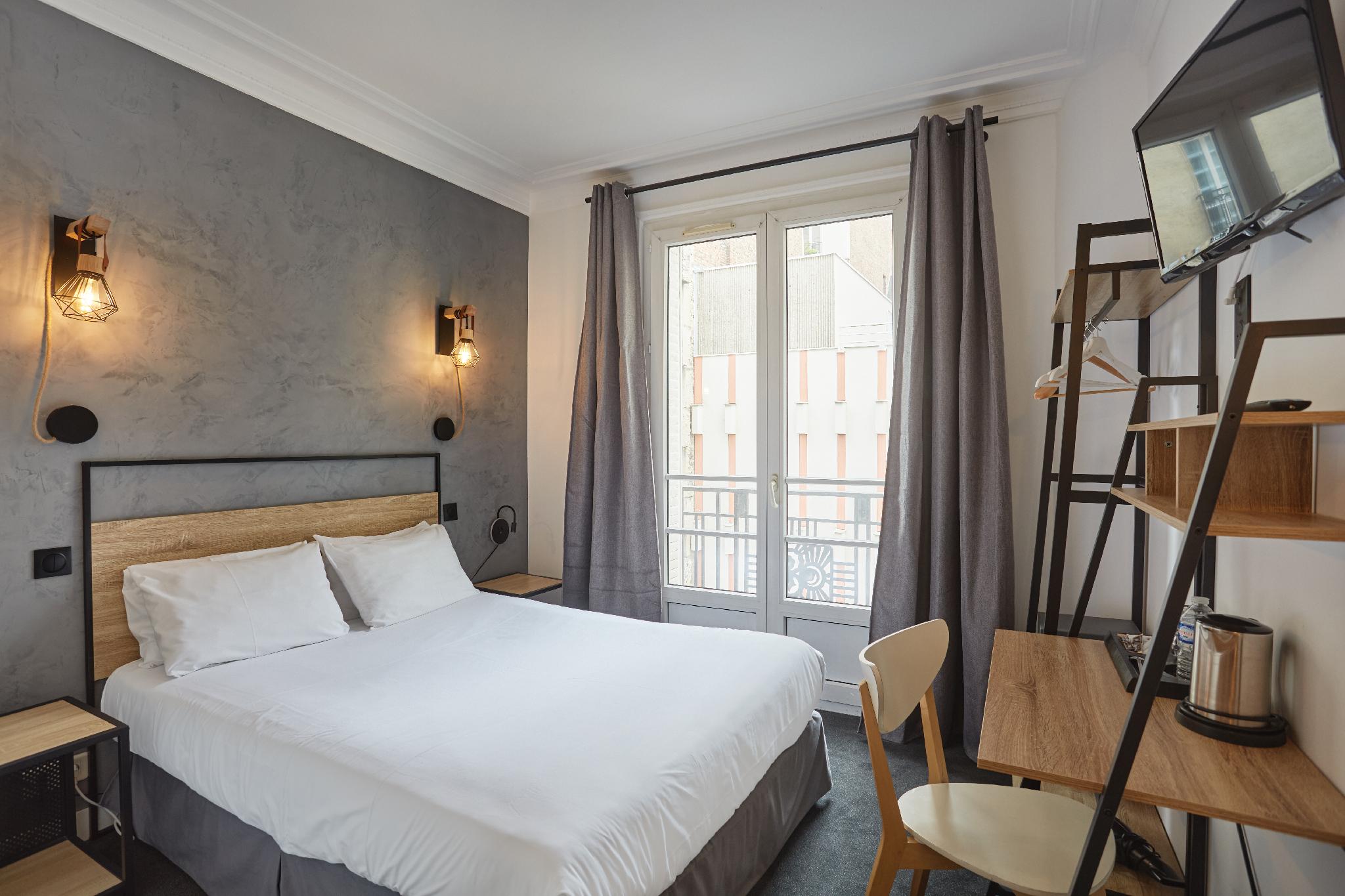 Room at Hotel Auguste, PARIS