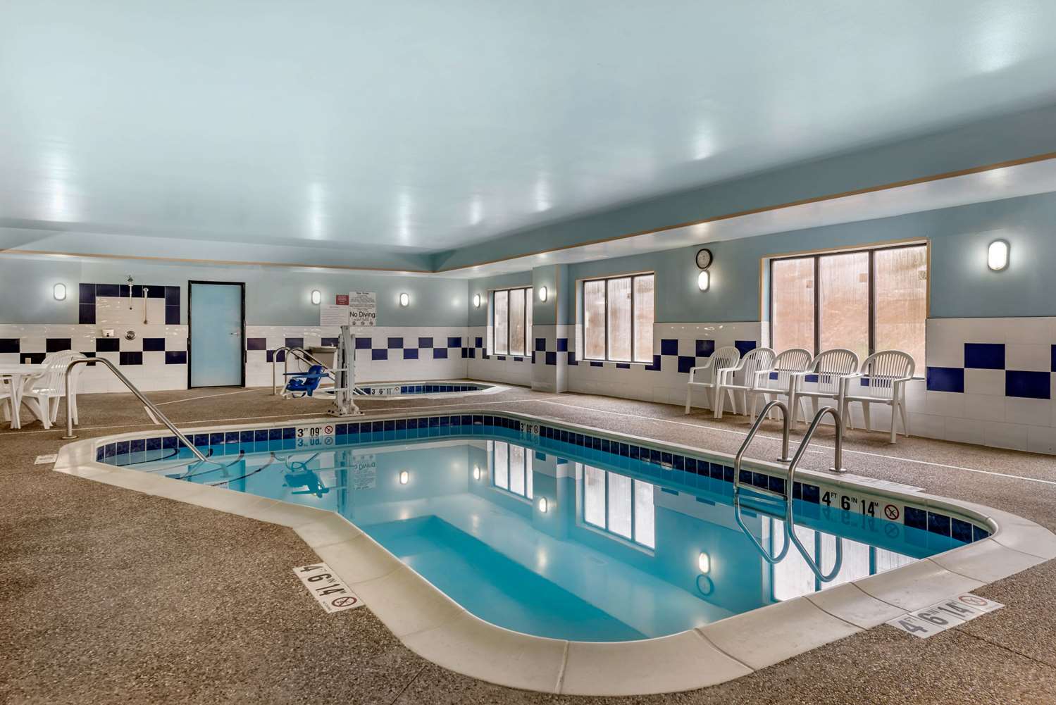 Comfort Suites Elkhart South 6/15