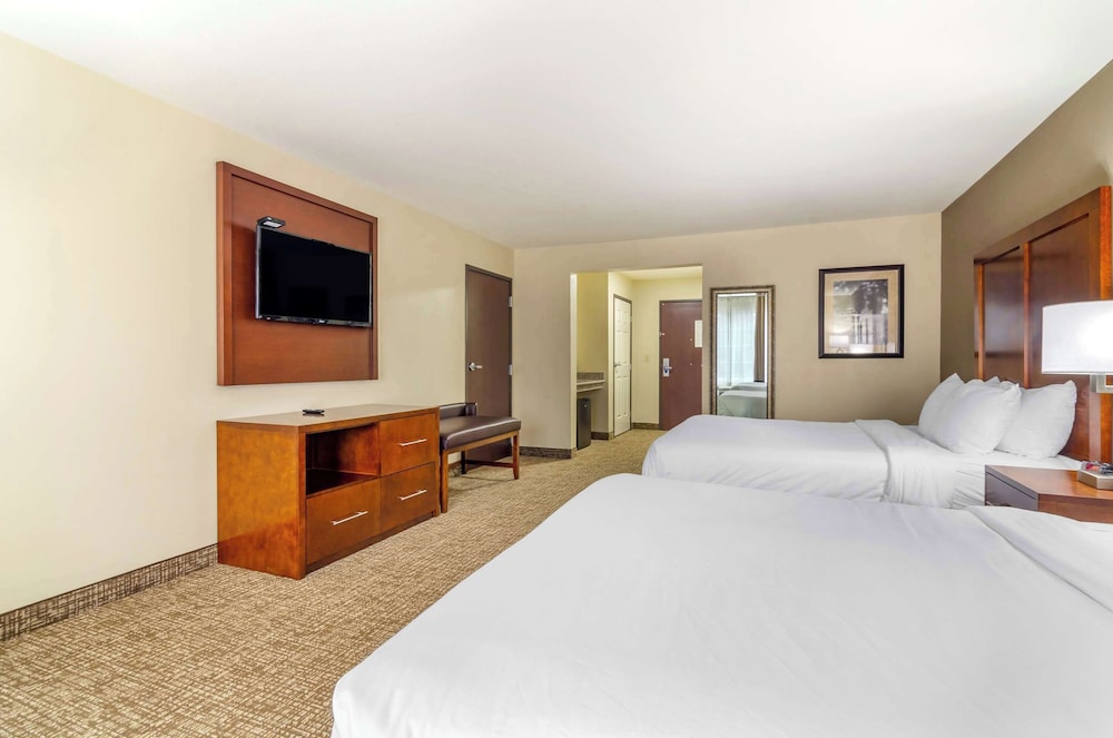 غرفة بسريرين كوين لذوي الإعاقة، Comfort Inn And Suites 2/4