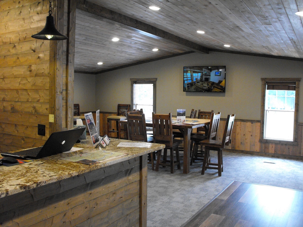 Indian Point Lodge Amp Condominiums 60/73