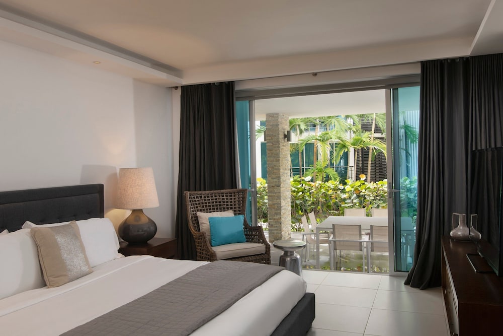 Superior, King Bed, Garden View