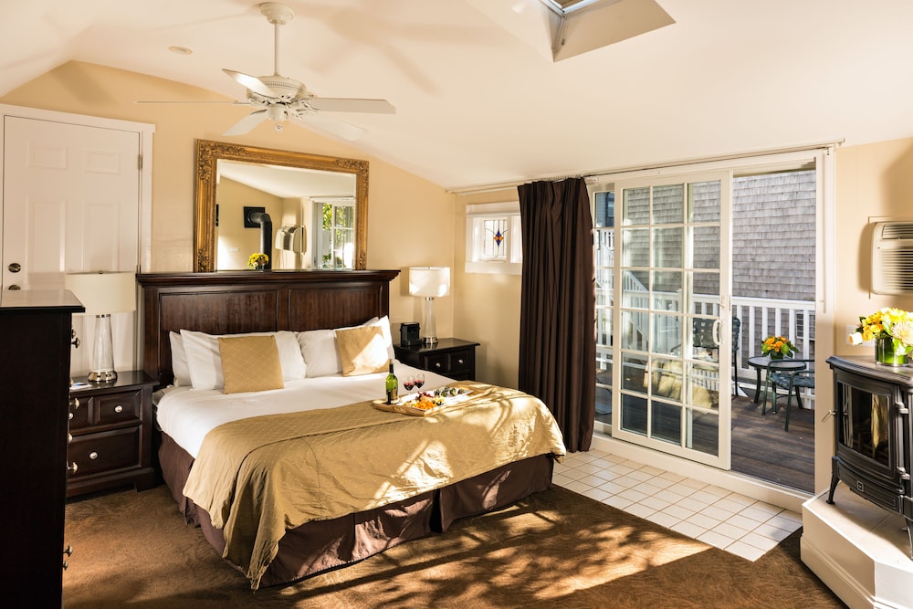 Crowne Pointe Historic Inn Spa 62/75
