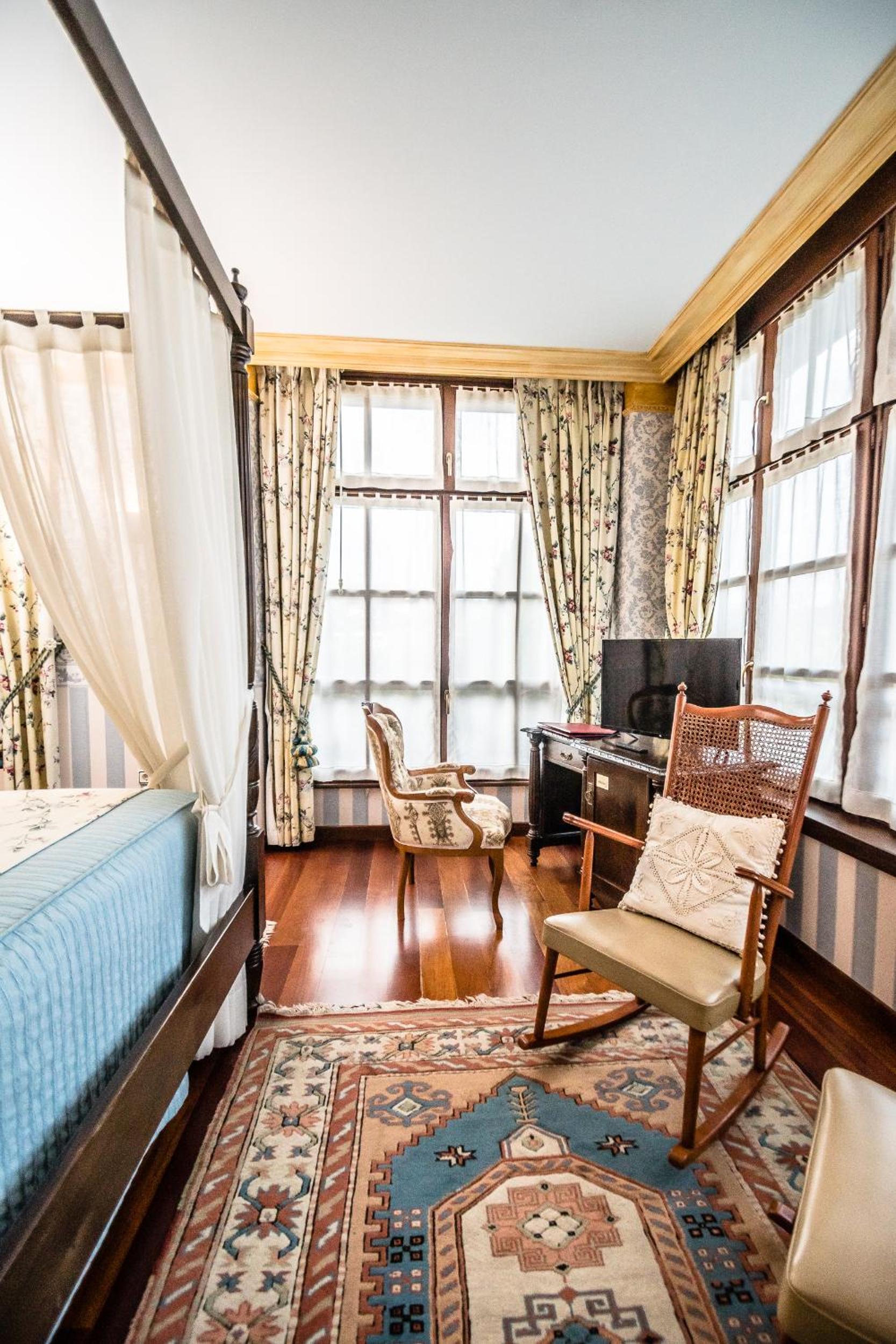 Hotel Palacete Real 35/43