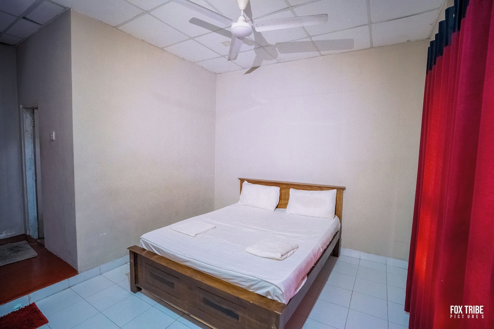 1 BEDROOM, STANDARD, DOUBLE OR TWIN BED, LAKE VIEW