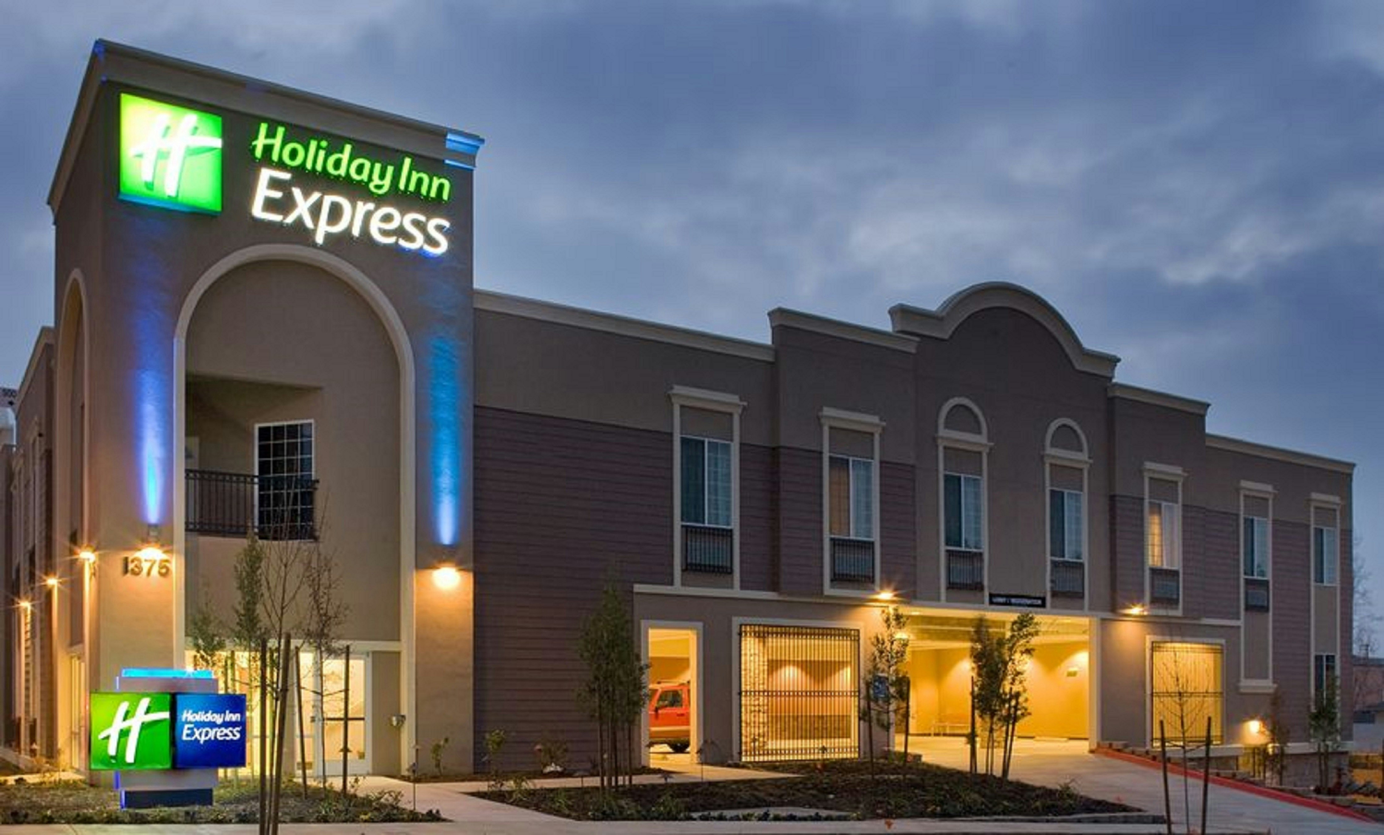 Holiday Inn Express Benicia 2/56