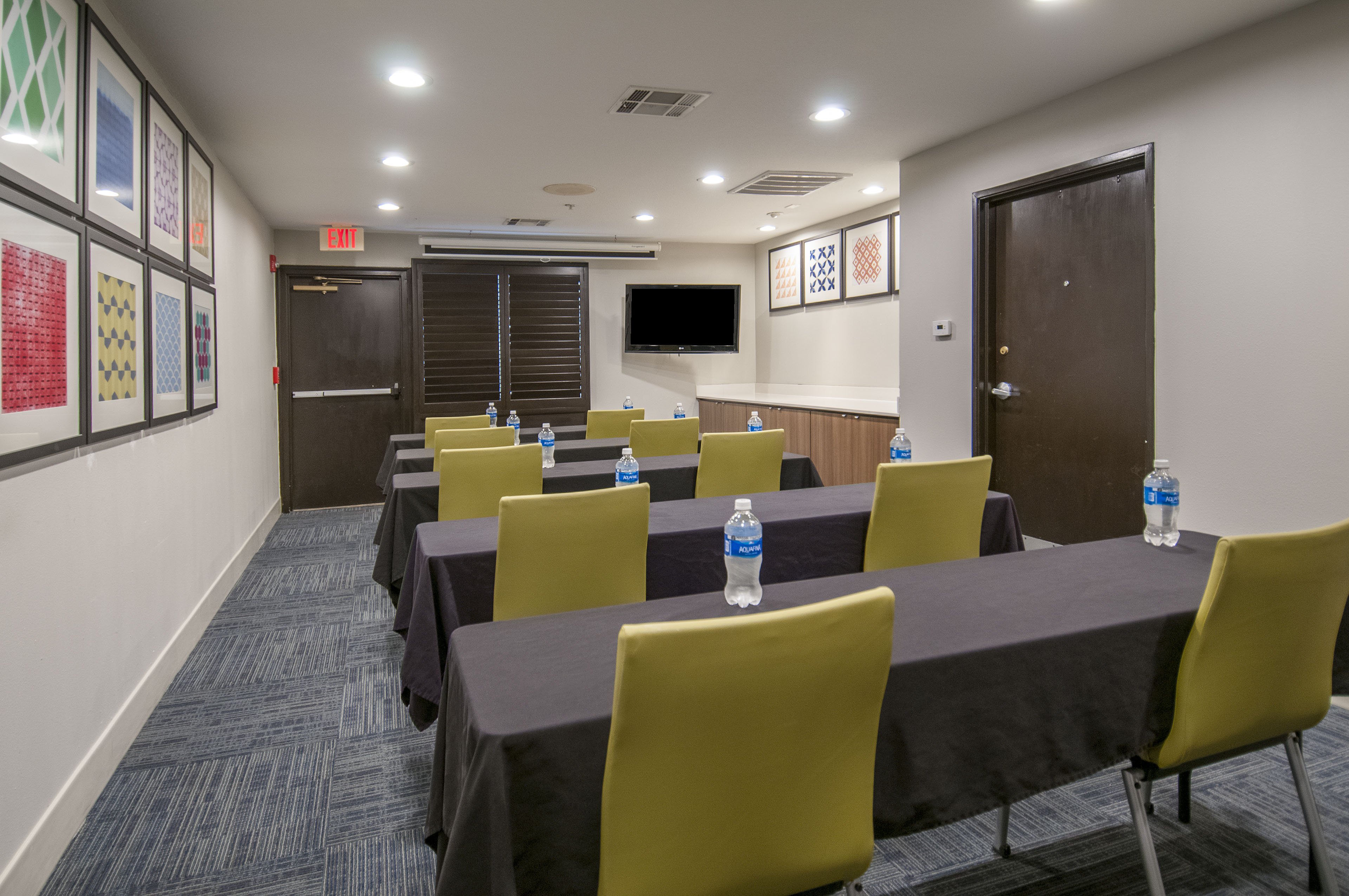 Holiday Inn Express & Suites Dallas-North Tollway (N Plano) 48/53