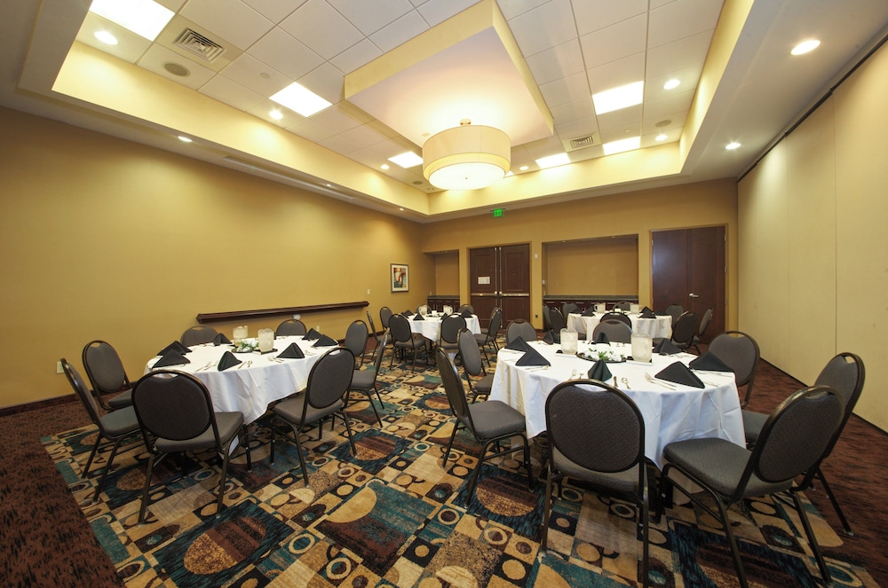 HOLIDAY INN TITUSVILLE KENNEDY SPACE CENTER 66/76