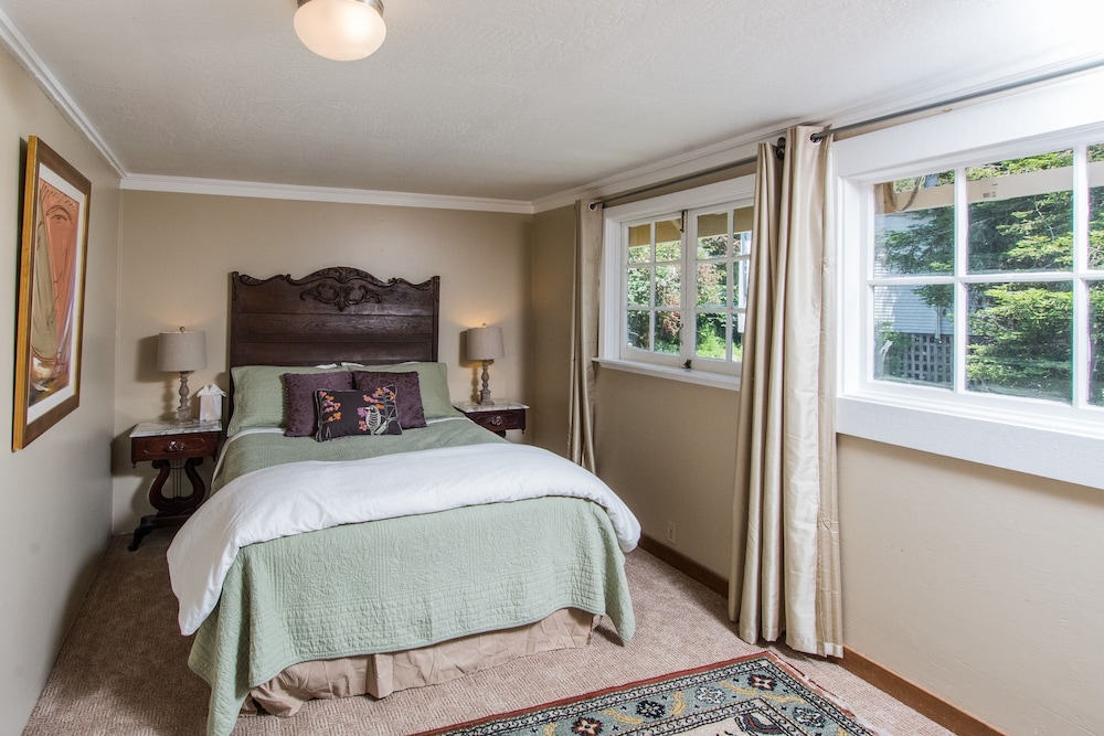 Fort Ross, Suite, Queen Bed