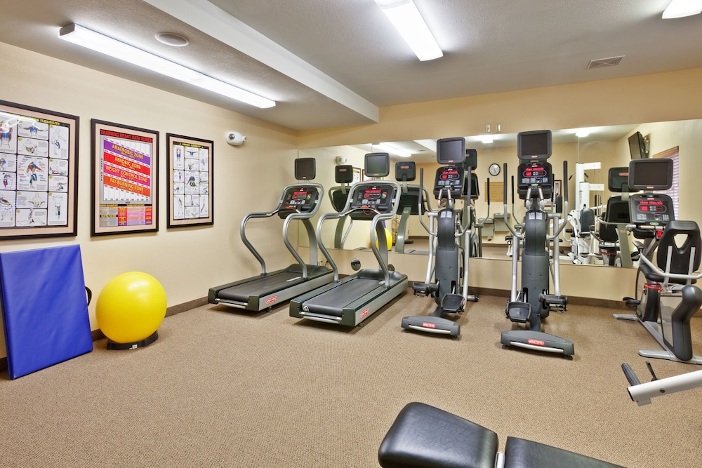 CANDLEWOOD SUITES BUFFALO AMHERST 33/77