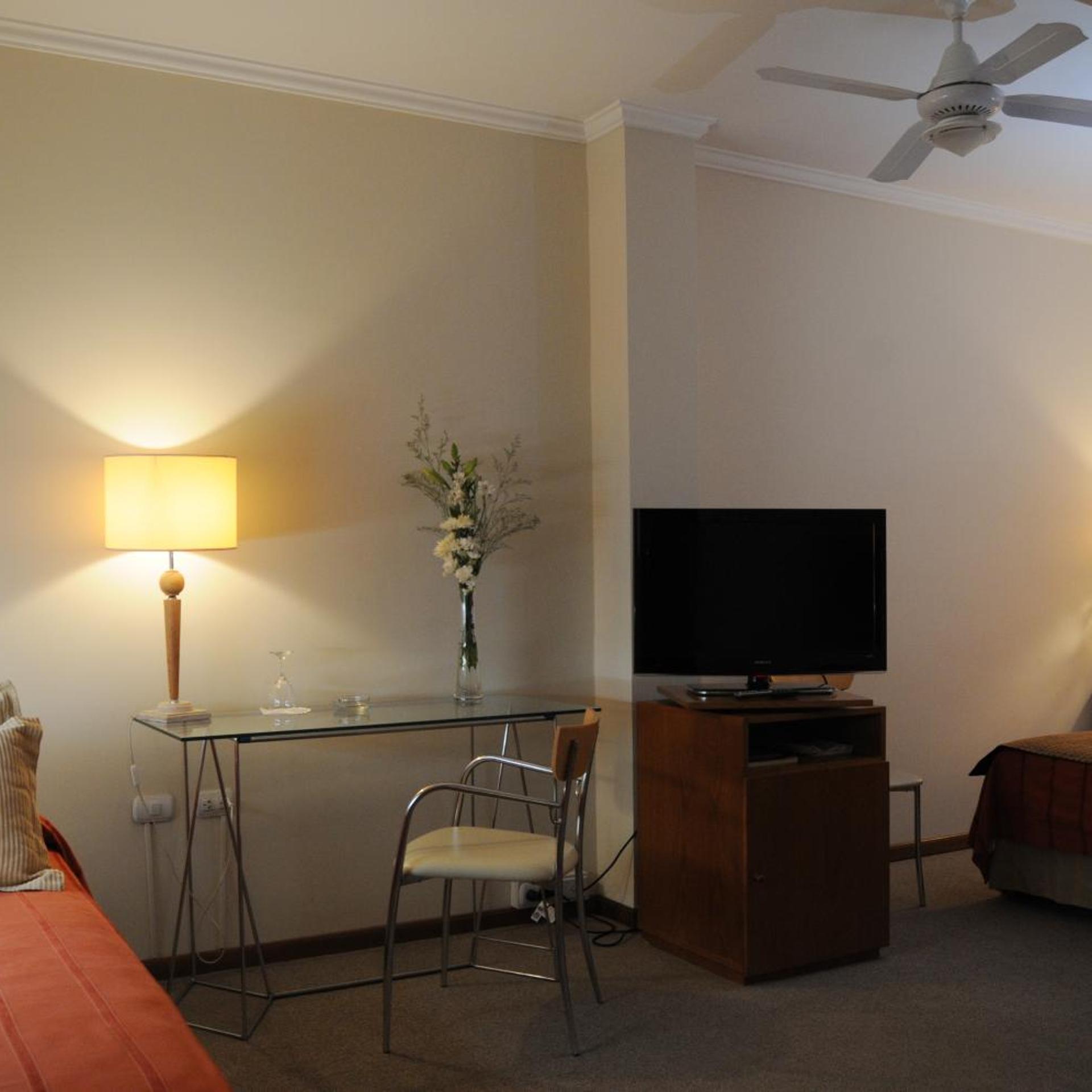 Parra Hotel and Suites 4/27
