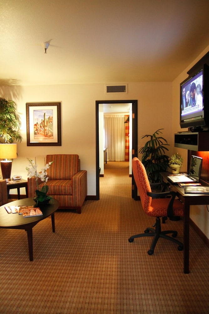 Ramada by Wyndham Viscount Suites Tucson East 34/38