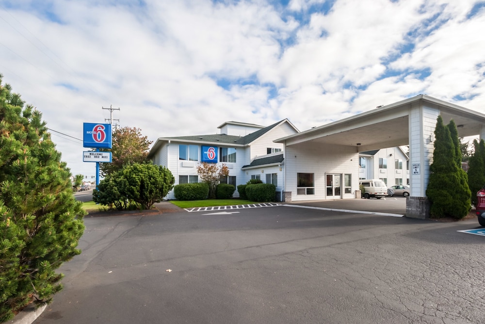 Motel6 Seaside, OR image