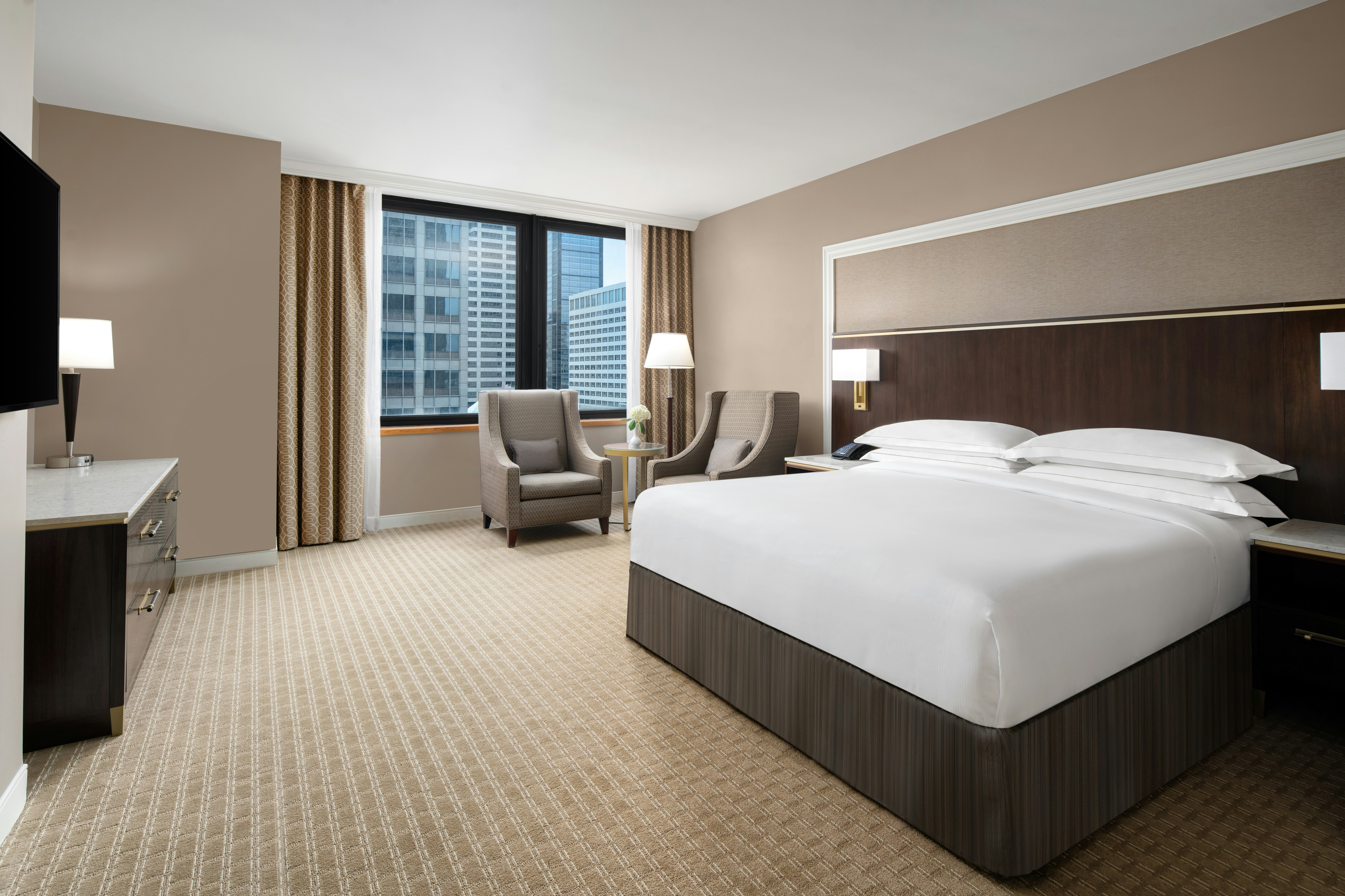 ROOM, KING BED