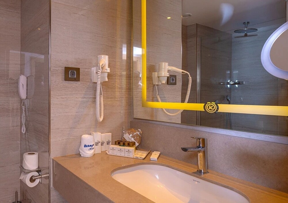 Ozkaymak Marina Hotel 98/98
