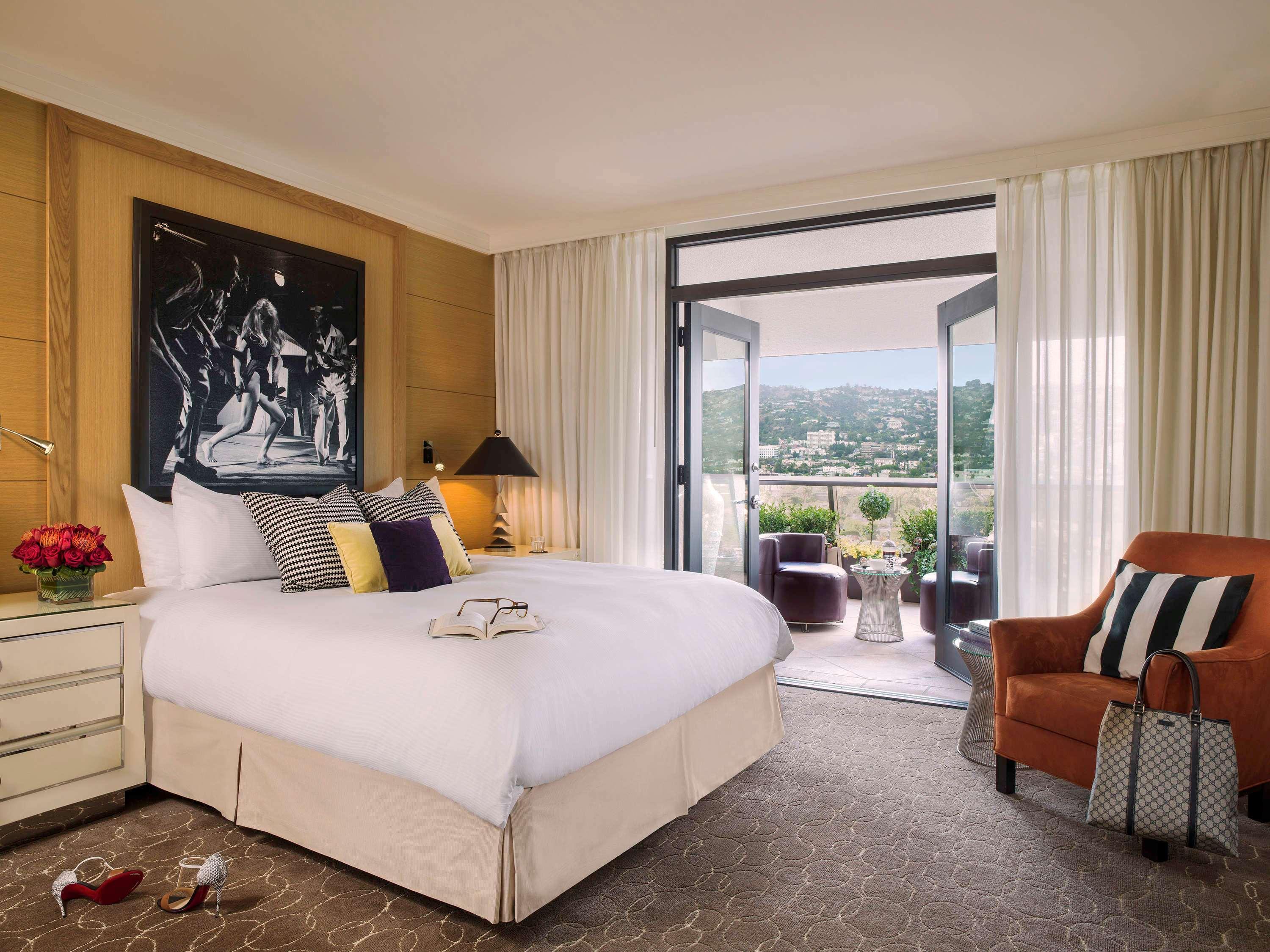 Presidential, Suite, King Bed, Hills View, Living Area, Balcony