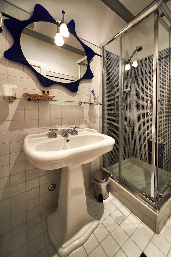 Townhouse Condotti 29 48/53