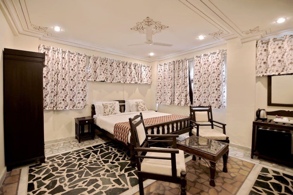 The Lake View Hotel – On Lake Pichola 41/50