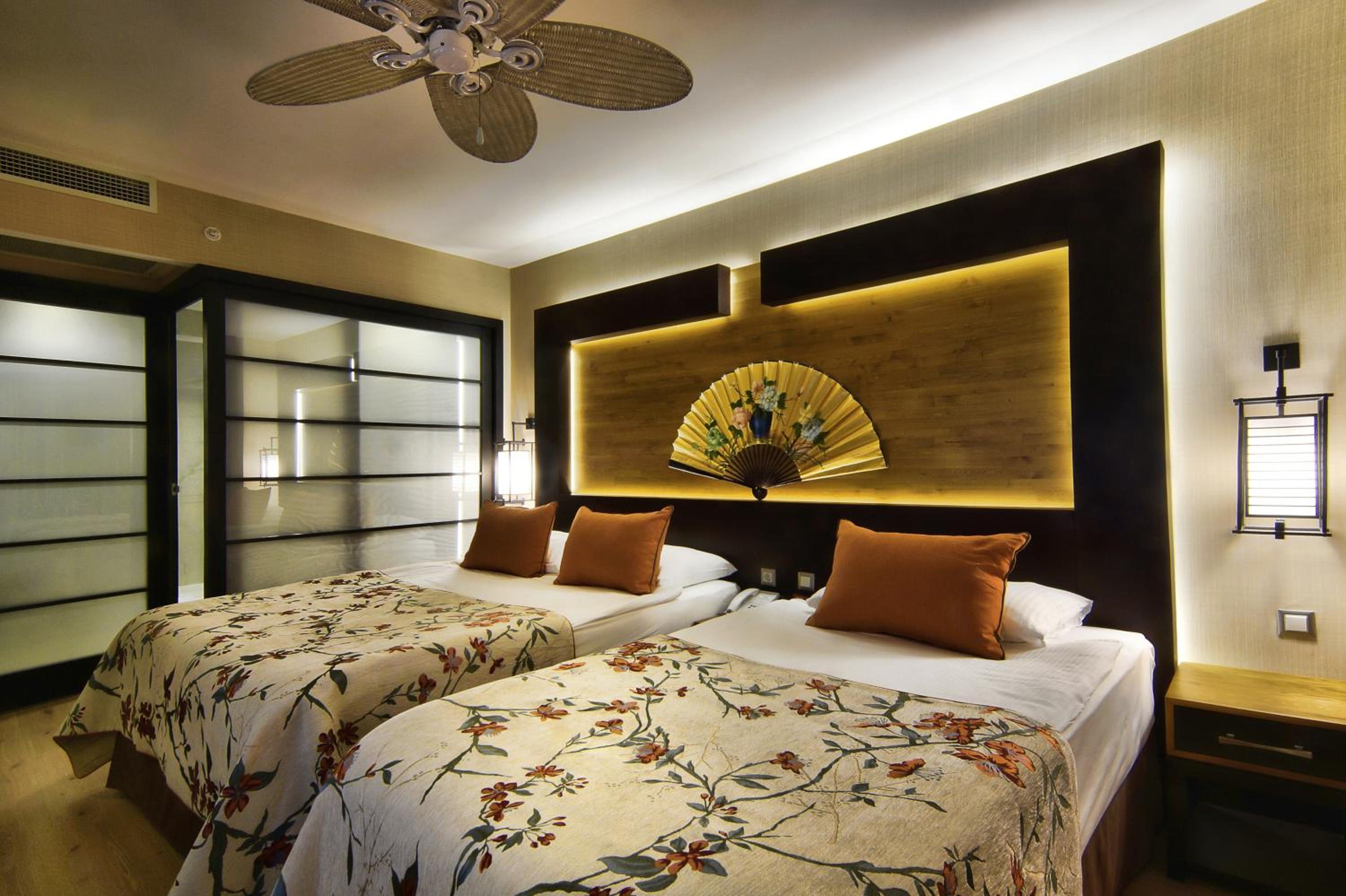 غرفة ديلوكس ثلاثية بإطلالة على البحر، Limak Lara De Luxe Hotel and Resort 4/7