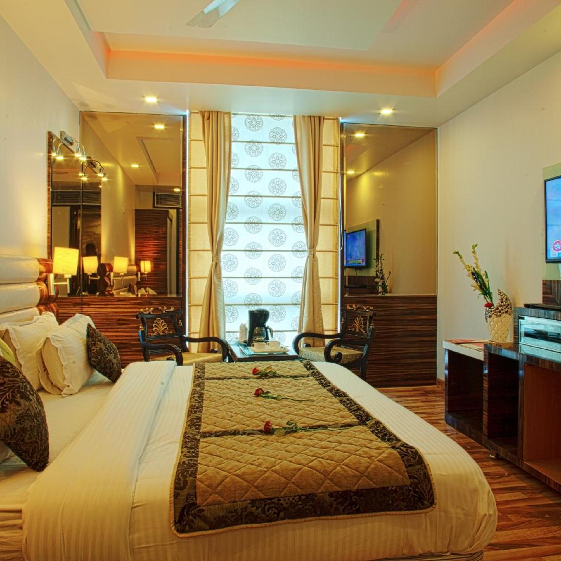 Hotel Delhi 55 16/30
